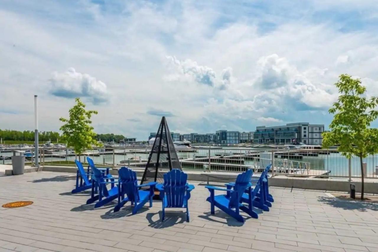 Pet Friendly Condos At Friday Harbour Innisfil Extérieur photo