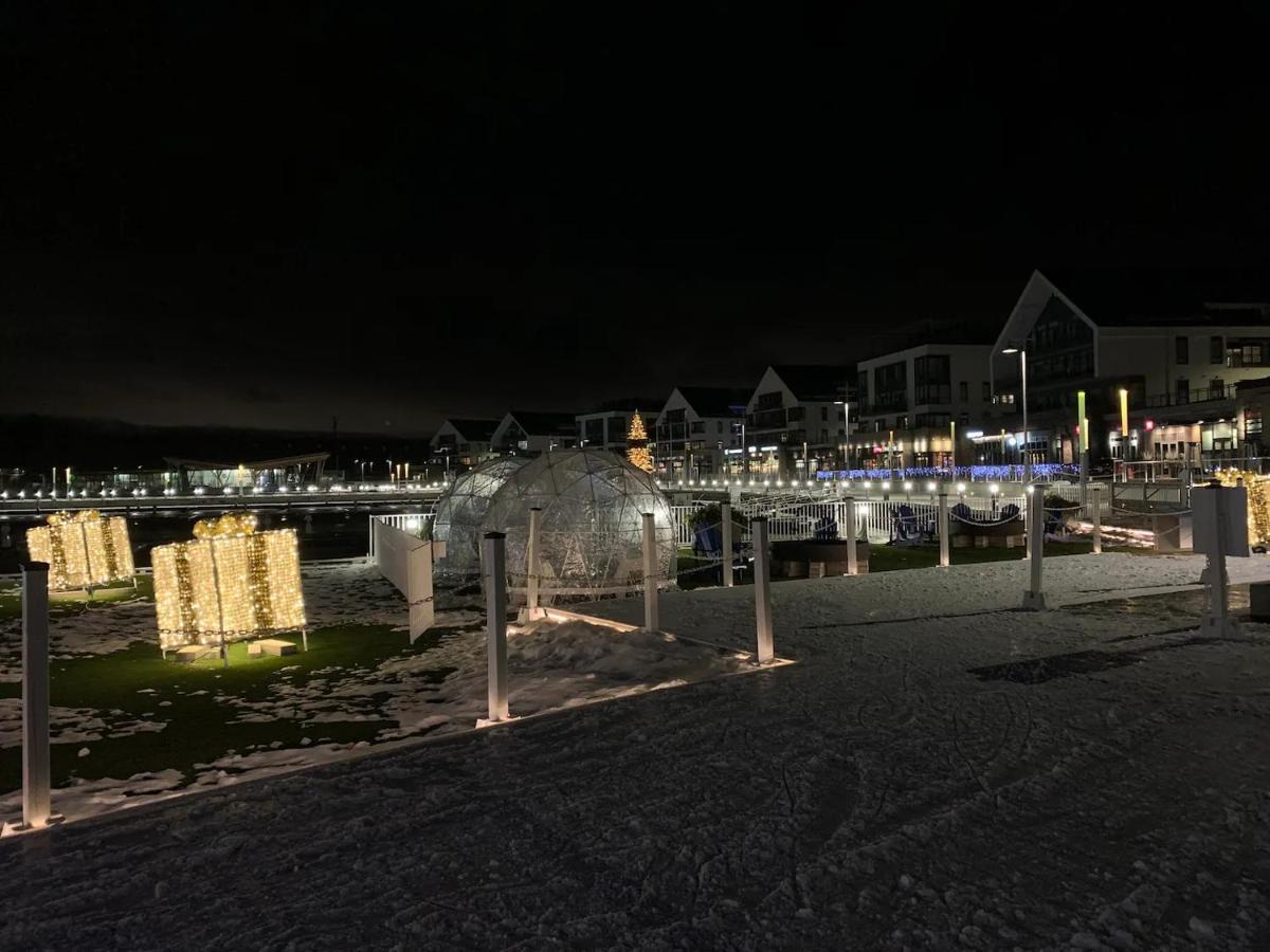 Pet Friendly Condos At Friday Harbour Innisfil Extérieur photo