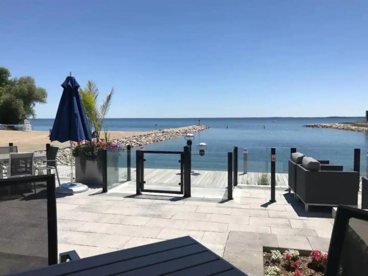 Pet Friendly Condos At Friday Harbour Innisfil Extérieur photo