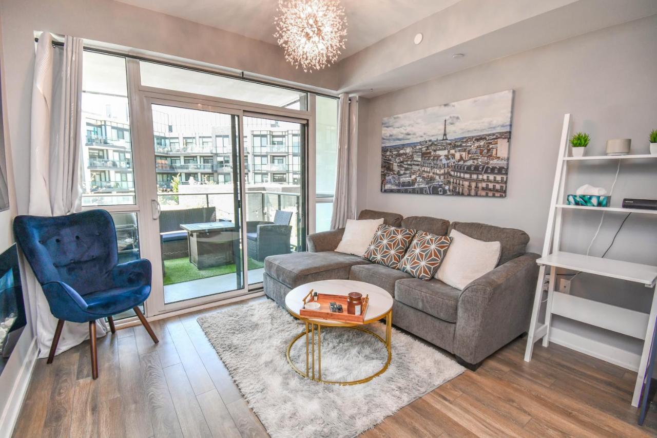Pet Friendly Condos At Friday Harbour Innisfil Extérieur photo
