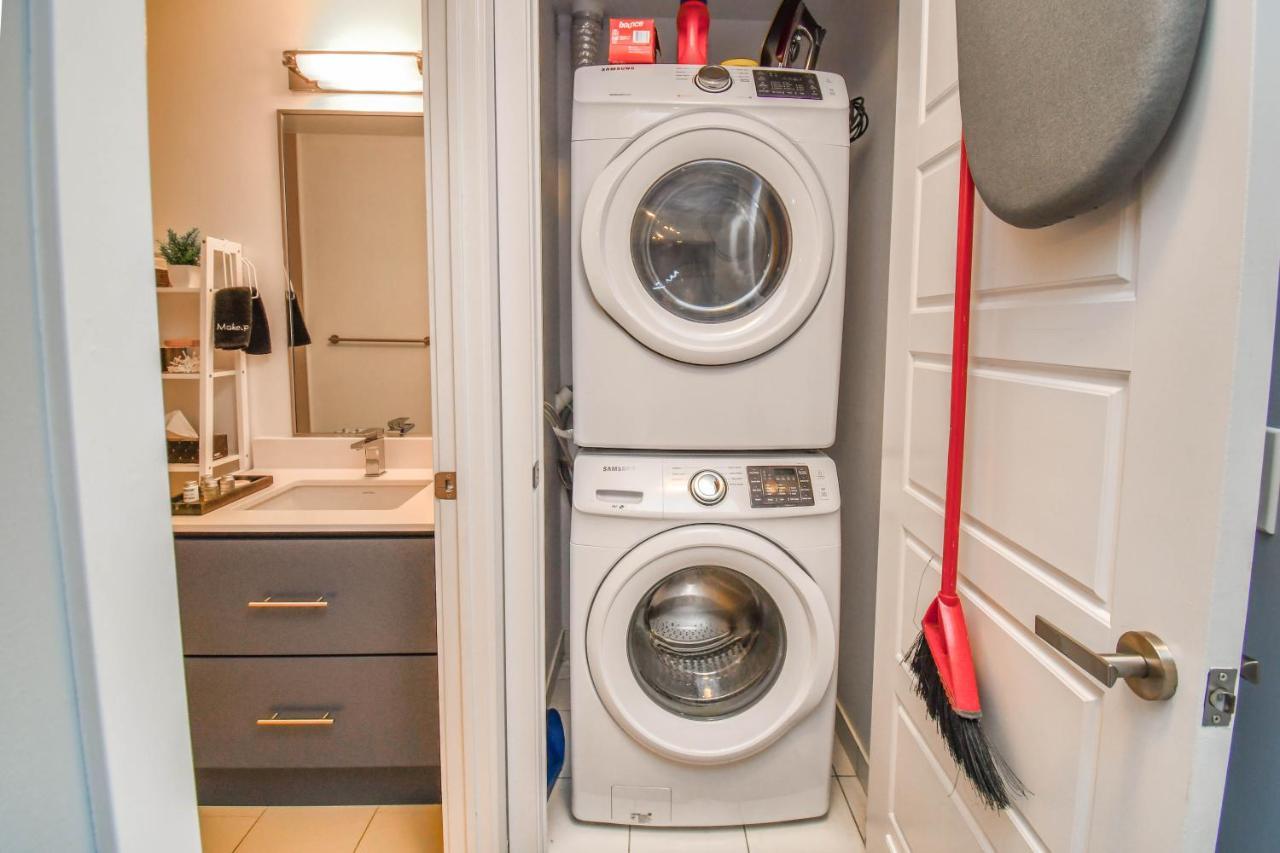 Pet Friendly Condos At Friday Harbour Innisfil Extérieur photo