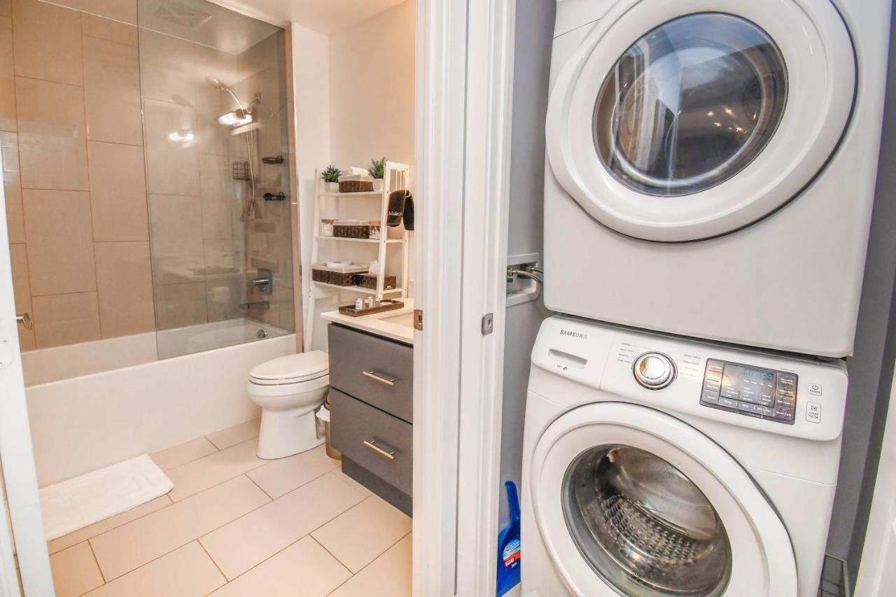 Pet Friendly Condos At Friday Harbour Innisfil Extérieur photo