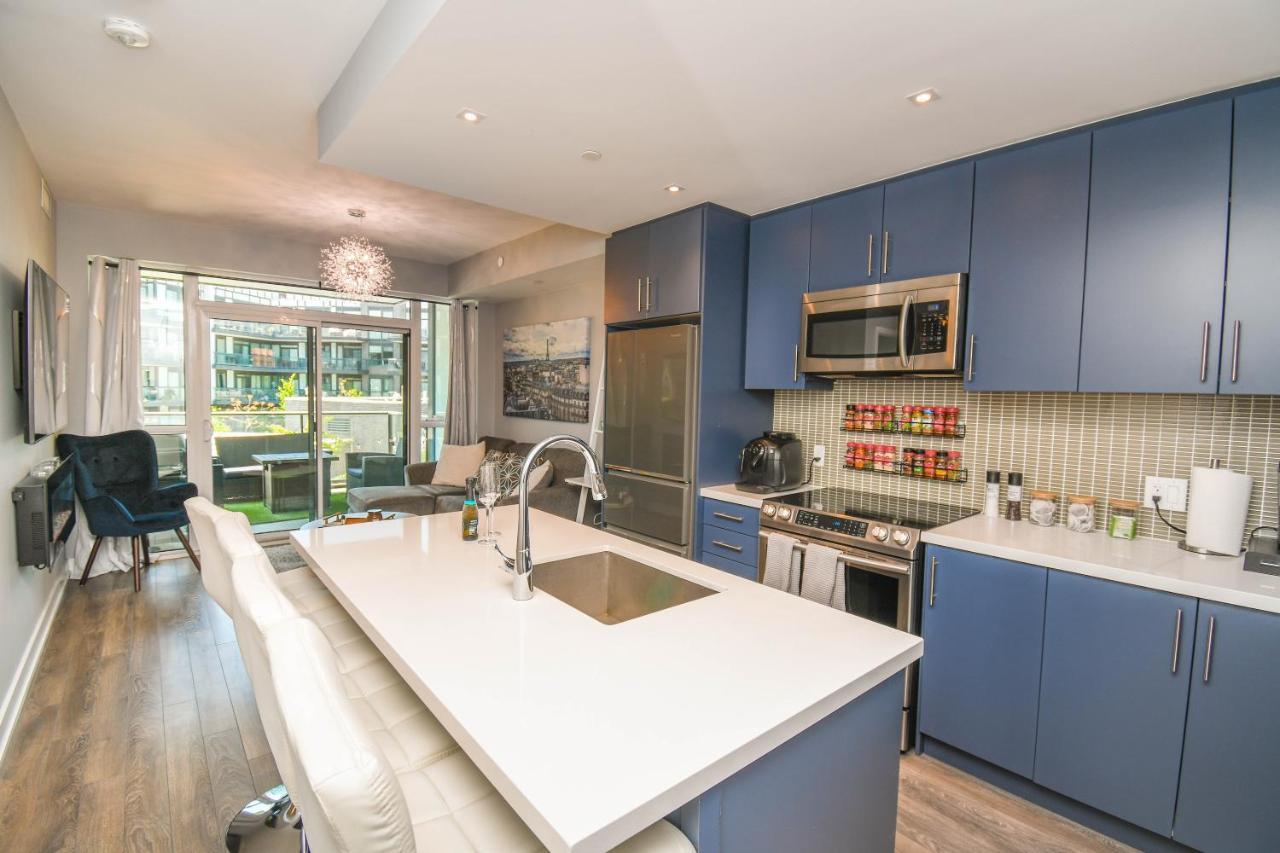Pet Friendly Condos At Friday Harbour Innisfil Extérieur photo