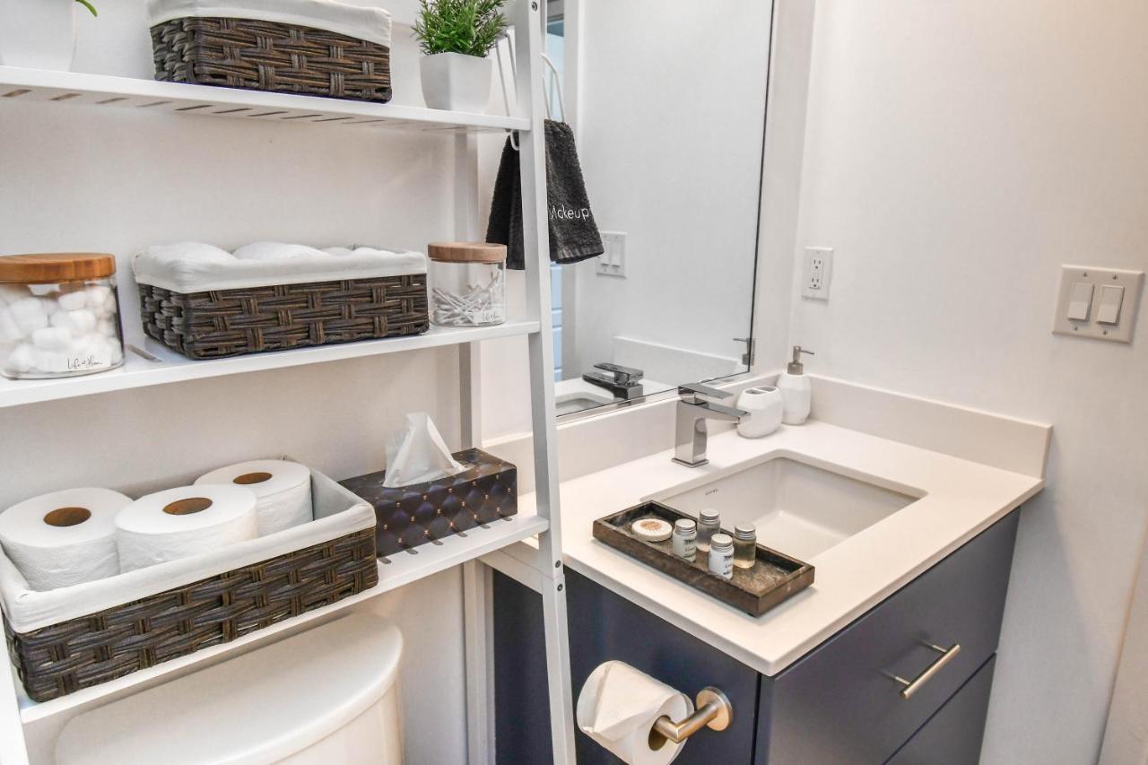 Pet Friendly Condos At Friday Harbour Innisfil Extérieur photo