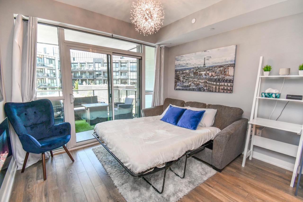 Pet Friendly Condos At Friday Harbour Innisfil Extérieur photo