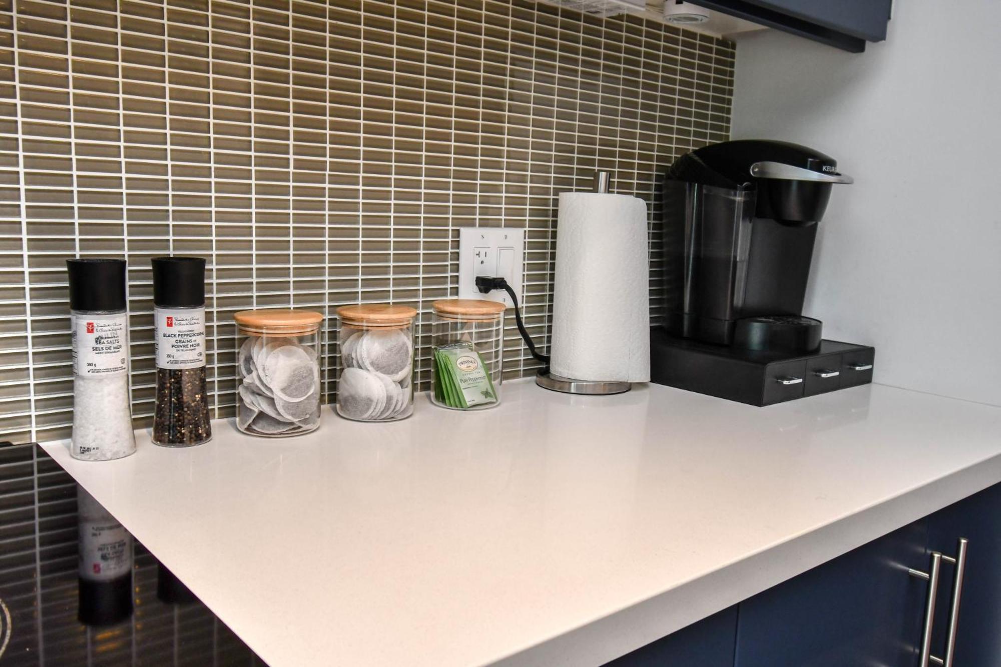Pet Friendly Condos At Friday Harbour Innisfil Extérieur photo