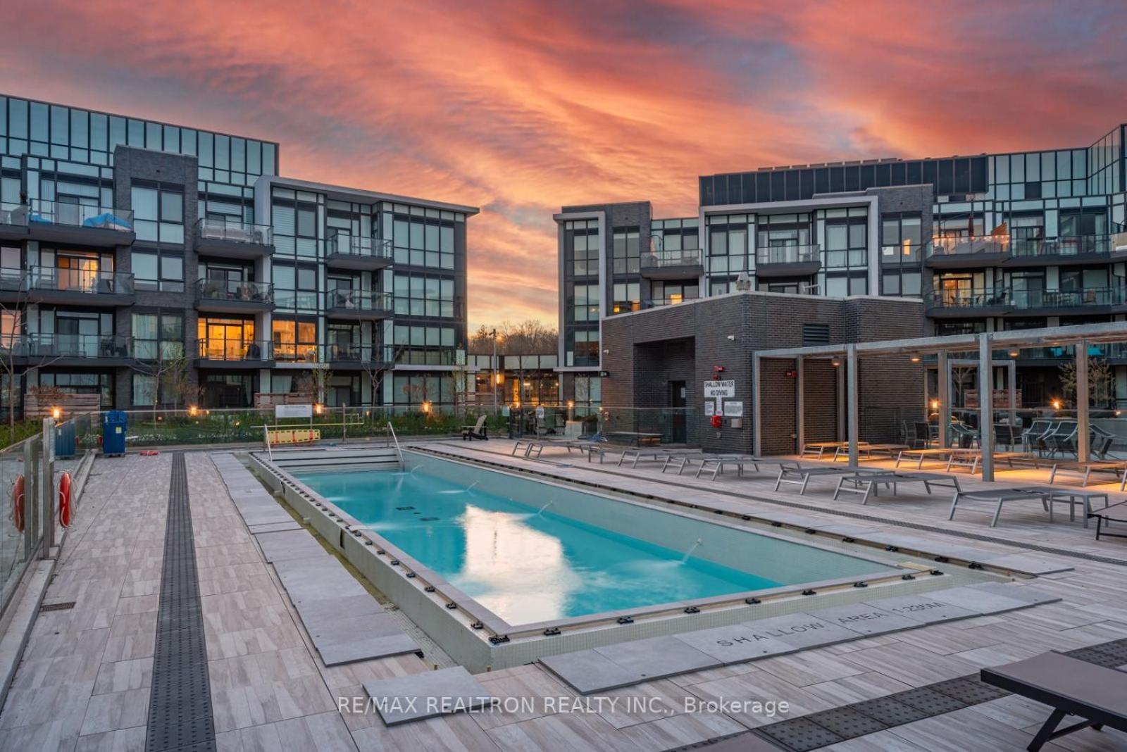 Pet Friendly Condos At Friday Harbour Innisfil Extérieur photo